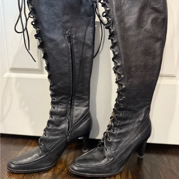 New Michael Kors Size 8 Black Lace-Up Knee-High Heeled Boots - Picture 2 of 7